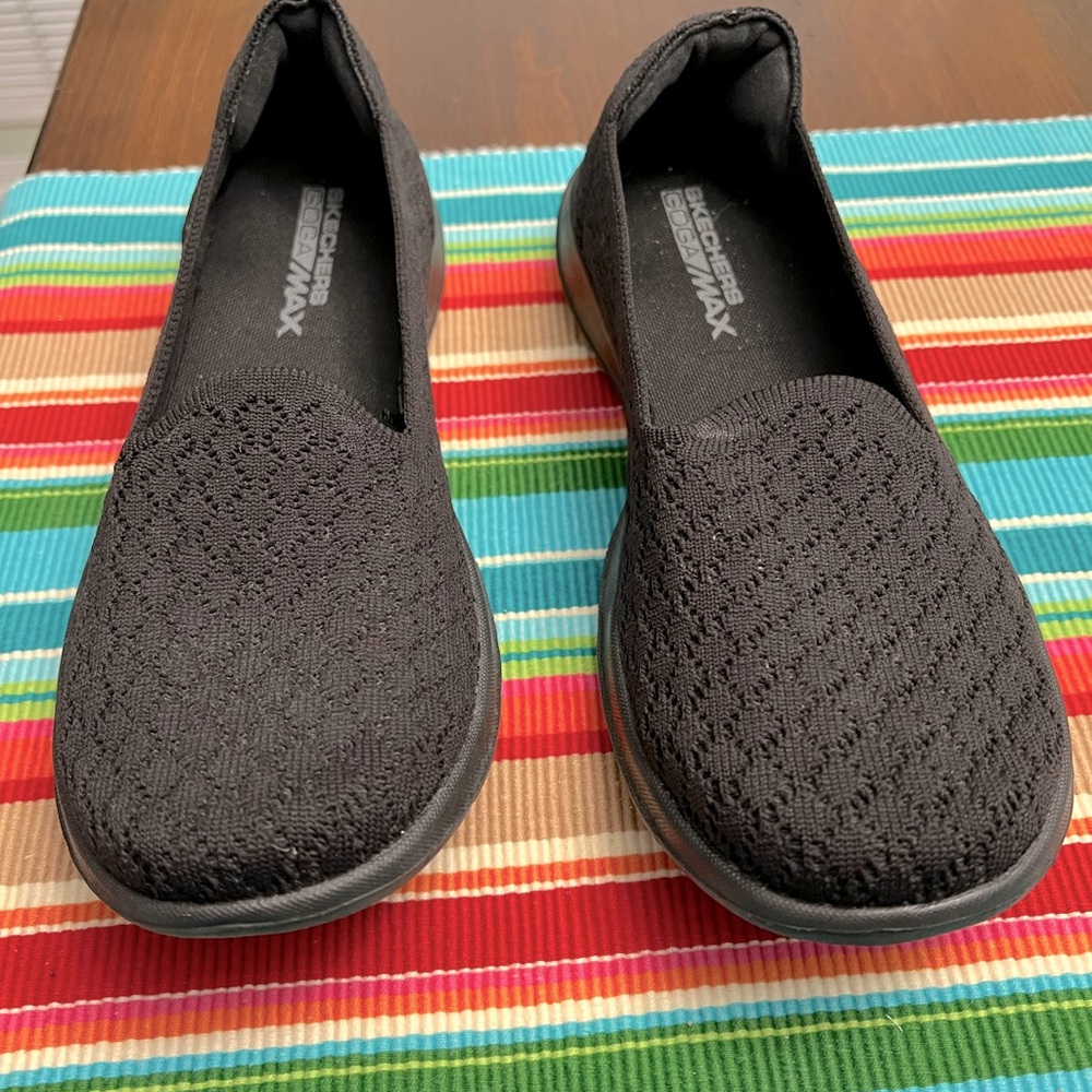 Skechers, ladies 7 1/2, black, slip on Goga MAX sneakers